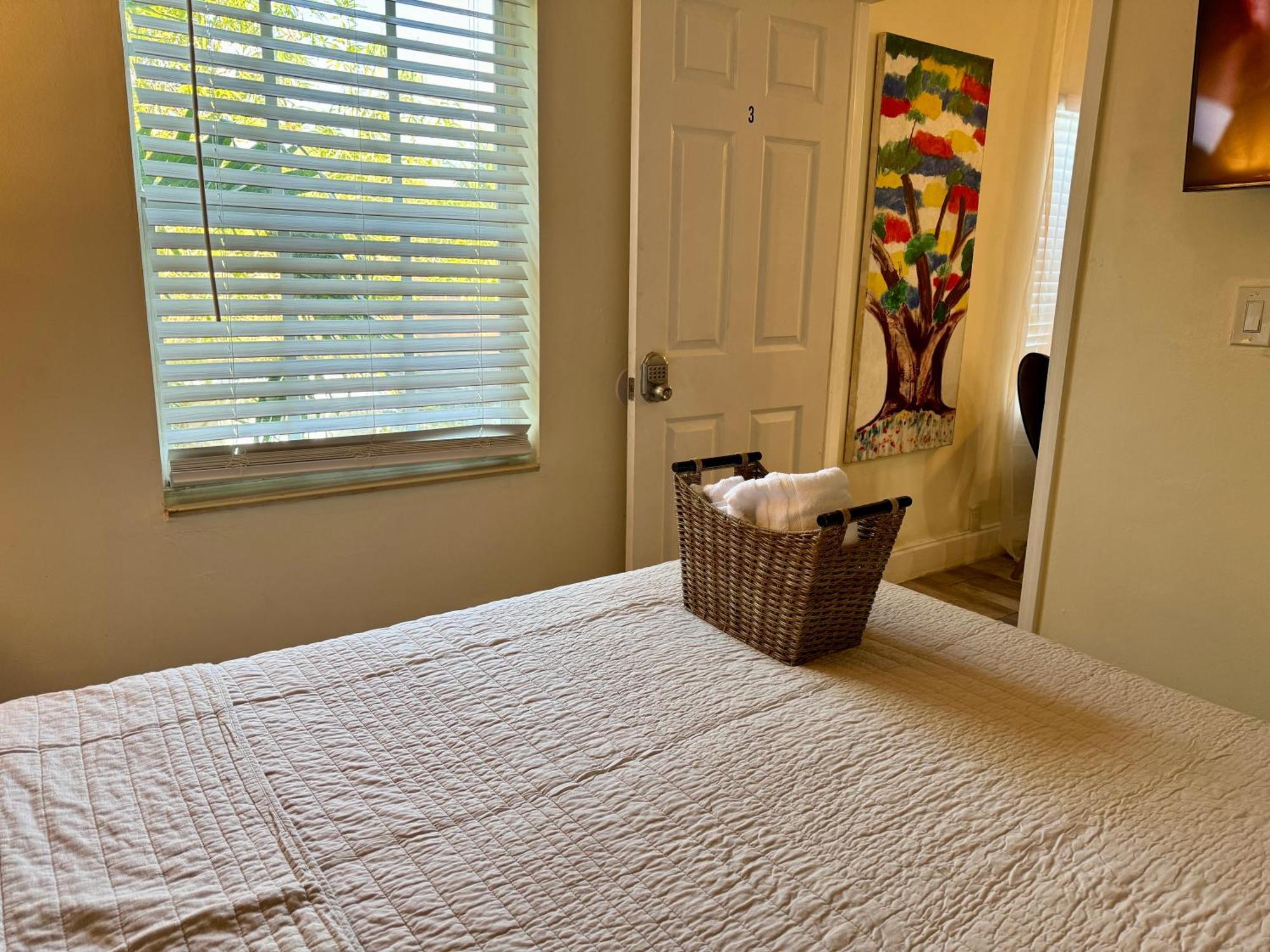 Private Rooms At Miami Centrally Located With Free Parking Ngoại thất bức ảnh
