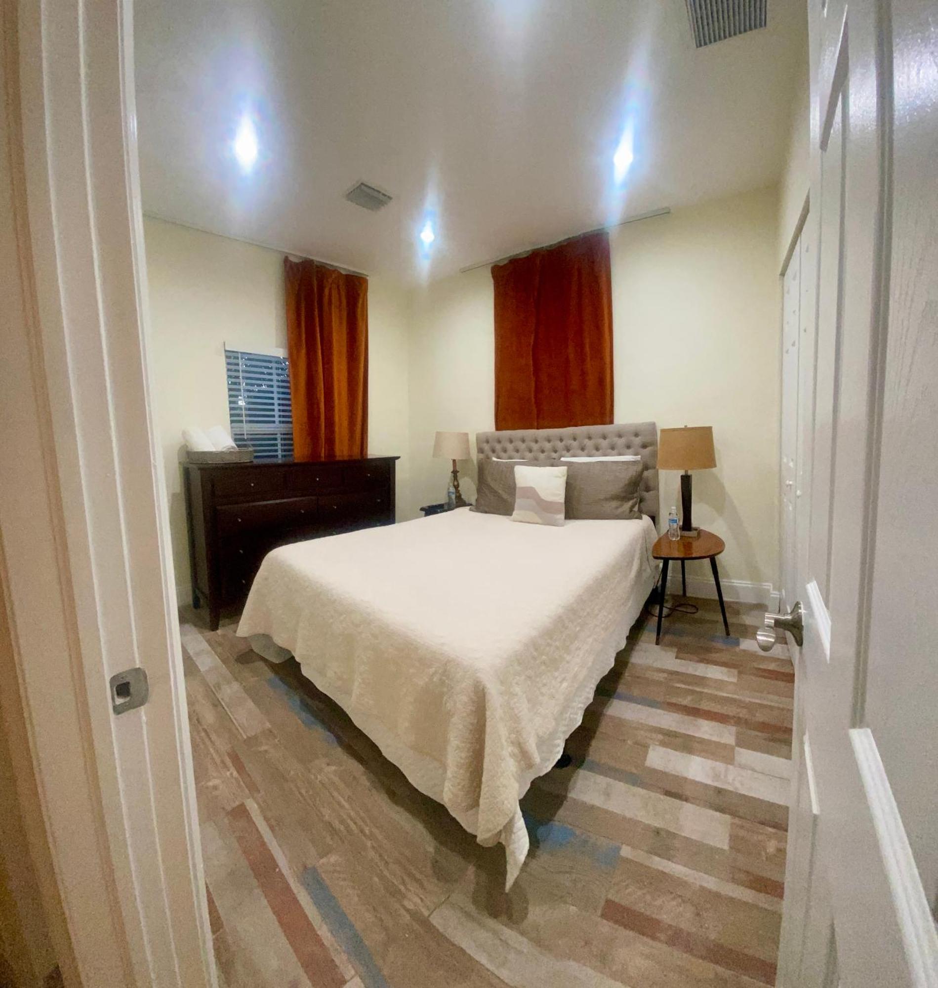 Private Rooms At Miami Centrally Located With Free Parking Ngoại thất bức ảnh